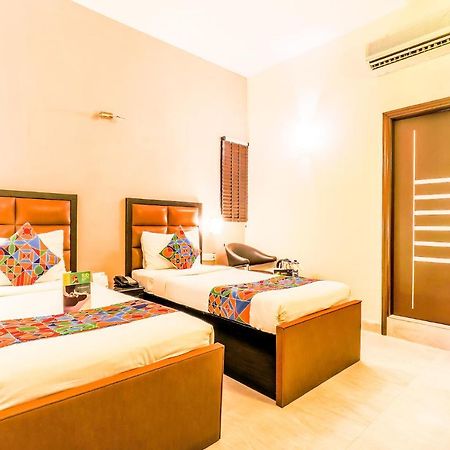 Fabhotel Conclave Boutique New Delhi Bagian luar foto