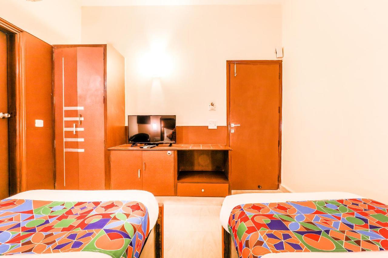Fabhotel Conclave Boutique New Delhi Bagian luar foto