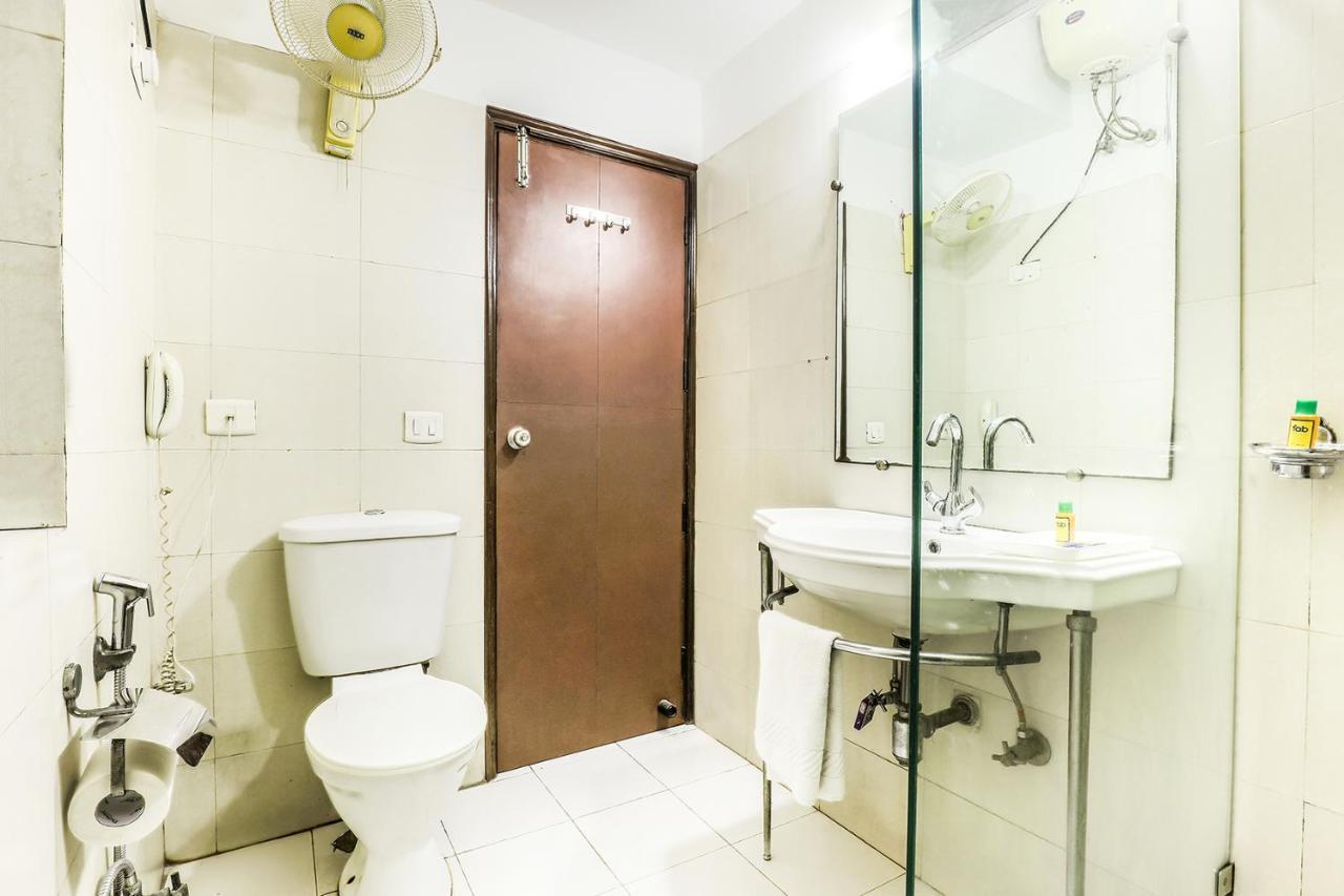 Fabhotel Conclave Boutique New Delhi Bagian luar foto