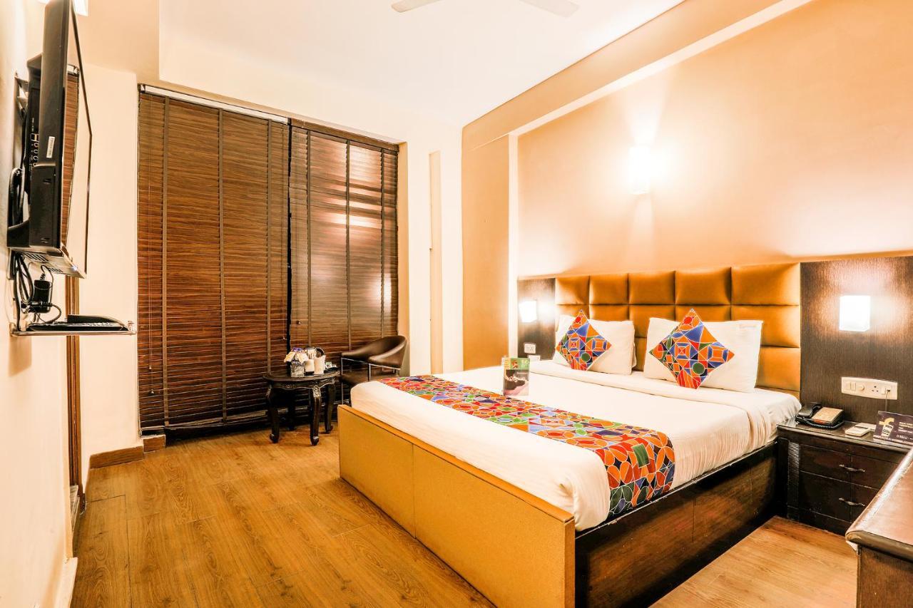 Fabhotel Conclave Boutique New Delhi Bagian luar foto