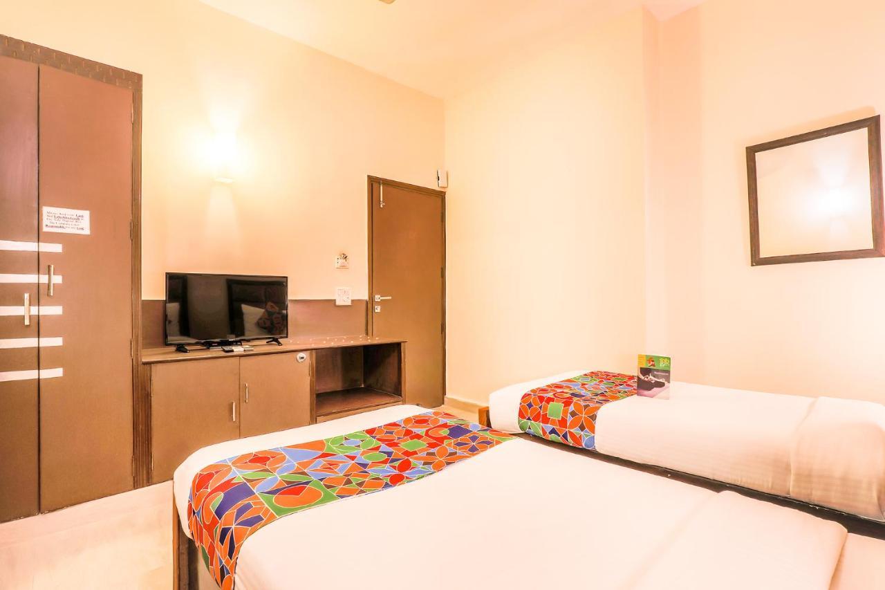 Fabhotel Conclave Boutique New Delhi Bagian luar foto