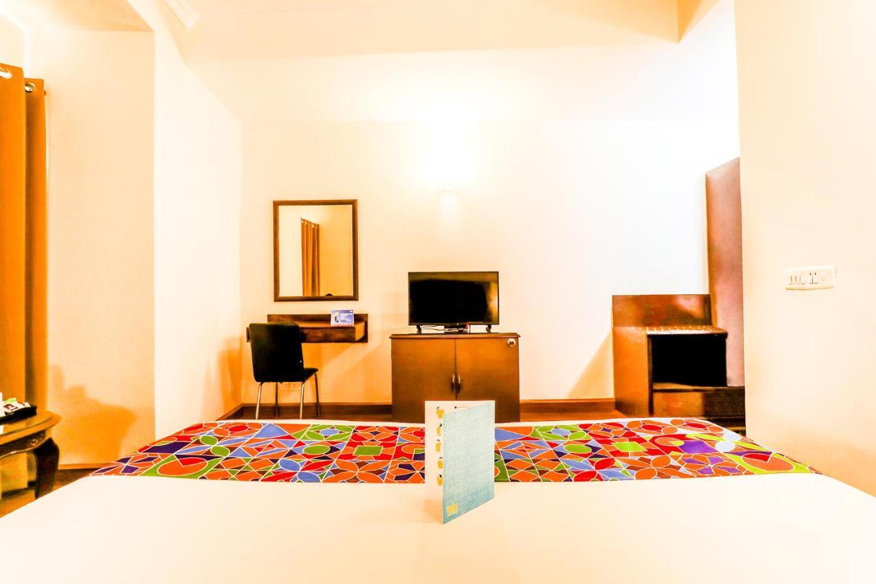 Fabhotel Conclave Boutique New Delhi Bagian luar foto