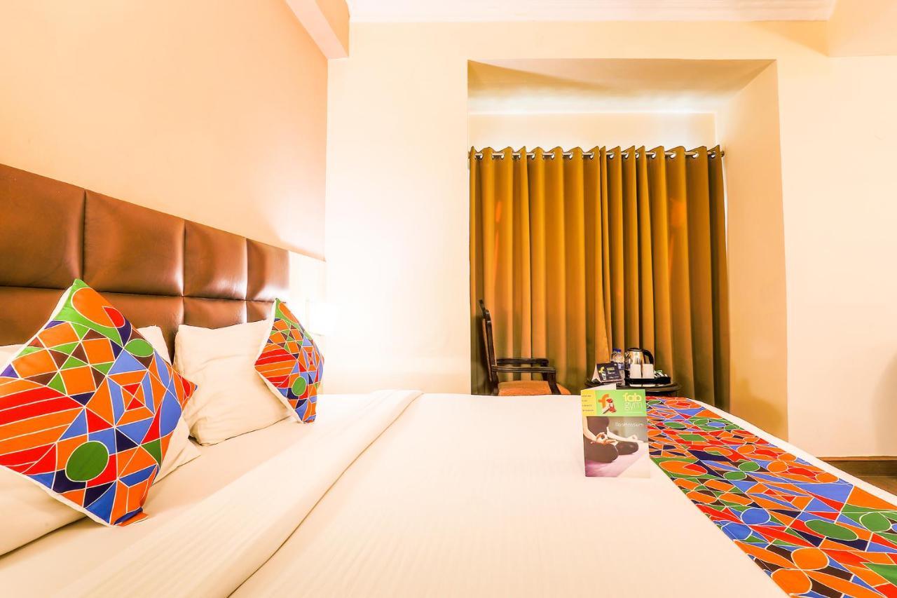 Fabhotel Conclave Boutique New Delhi Bagian luar foto