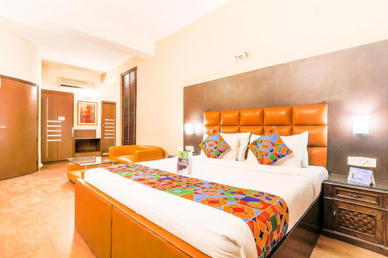 Fabhotel Conclave Boutique New Delhi Bagian luar foto