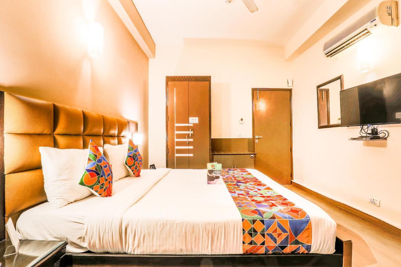 Fabhotel Conclave Boutique New Delhi Bagian luar foto