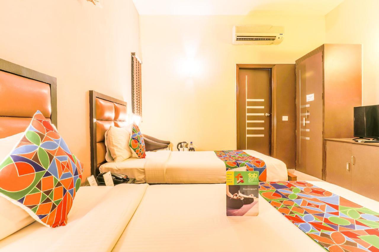 Fabhotel Conclave Boutique New Delhi Bagian luar foto