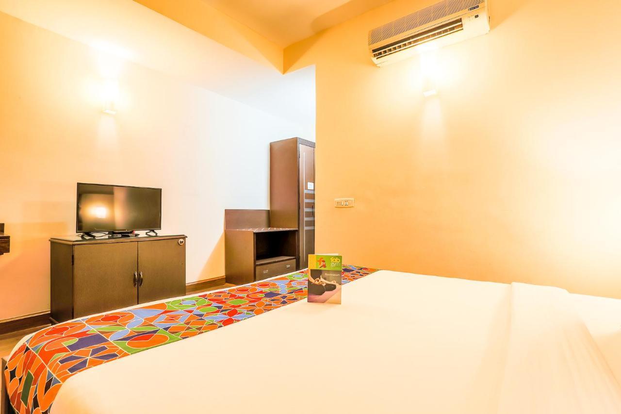 Fabhotel Conclave Boutique New Delhi Bagian luar foto
