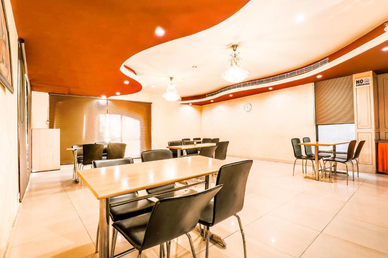 Fabhotel Conclave Boutique New Delhi Bagian luar foto