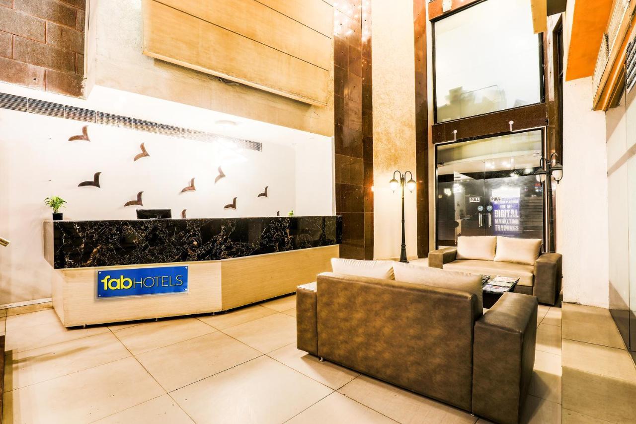 Fabhotel Conclave Boutique New Delhi Bagian luar foto